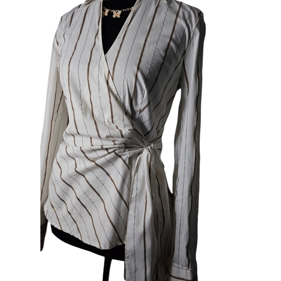 Express White and Gold Striped Blouse - Picture 2 of 5